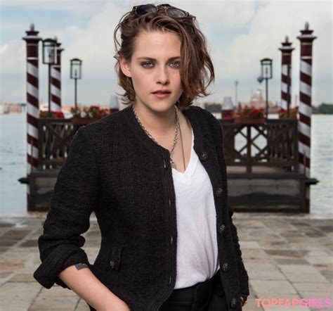 Kristen Stewart Nude Leaked (44 Photos + GIFs And Videos)